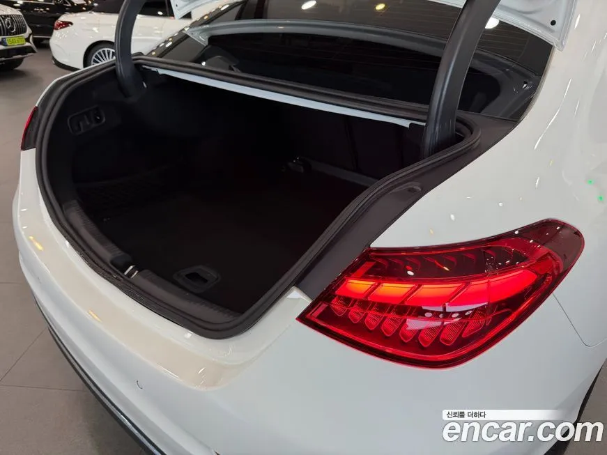 Mercedes-Benz C-Class 2024 из KR, фото 2