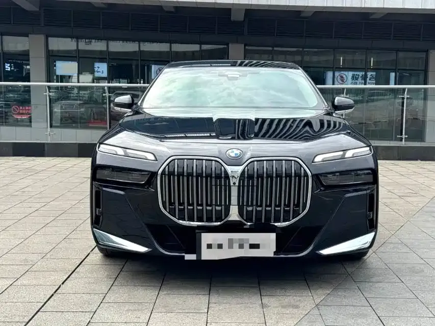 BMW 7 Series — фото 2