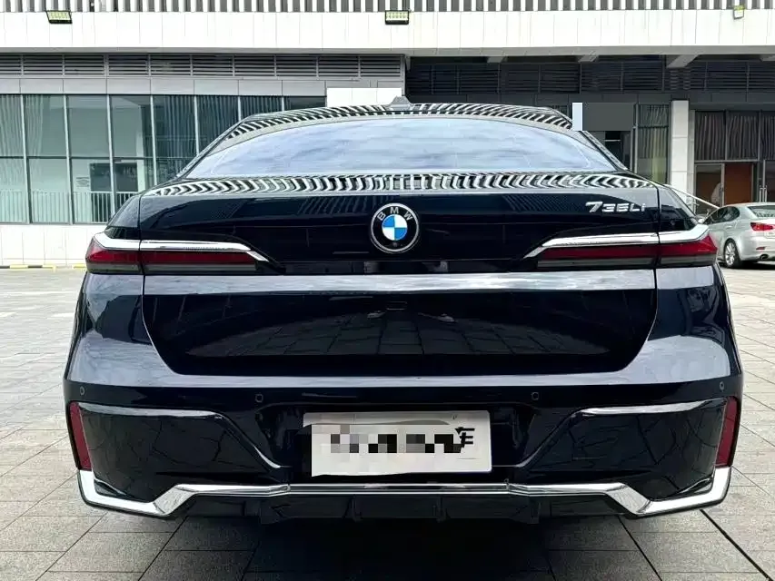 BMW 7 Series — фото 9