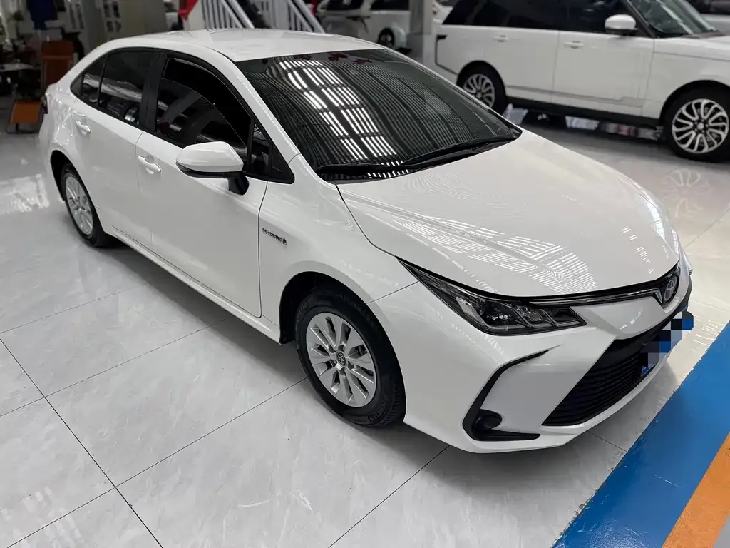 Toyota Corolla — фото 5