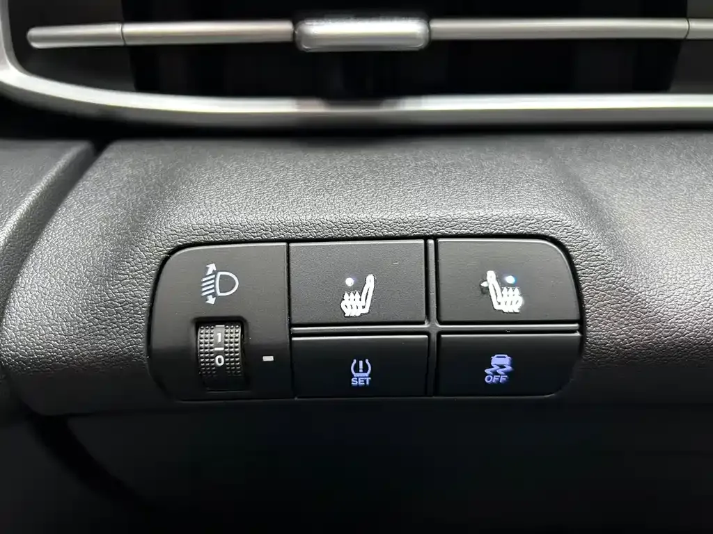 Hyundai Elantra — фото 10