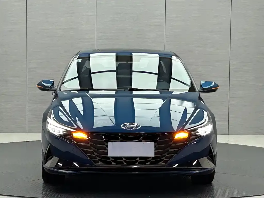 Hyundai Elantra — фото 7