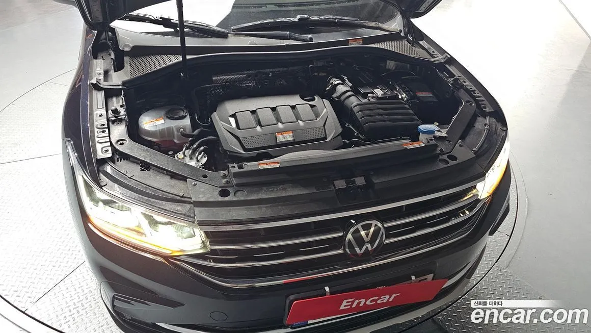 Volkswagen Tiguan — фото 8