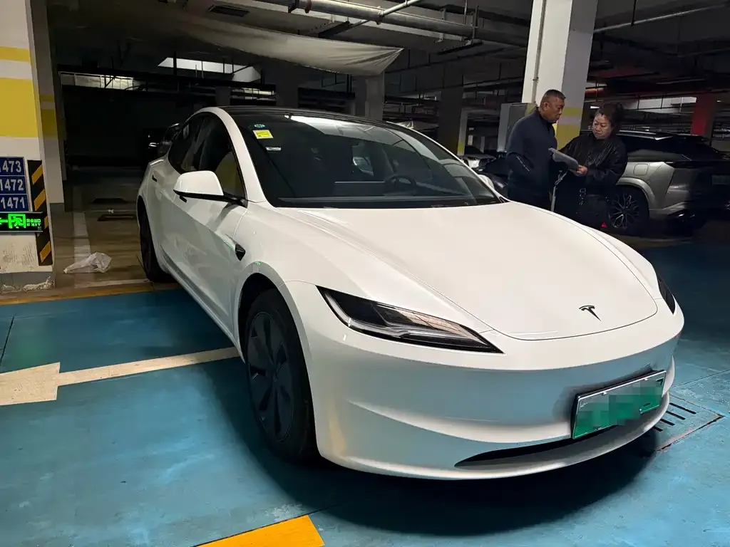 Tesla Model 3 — фото 7