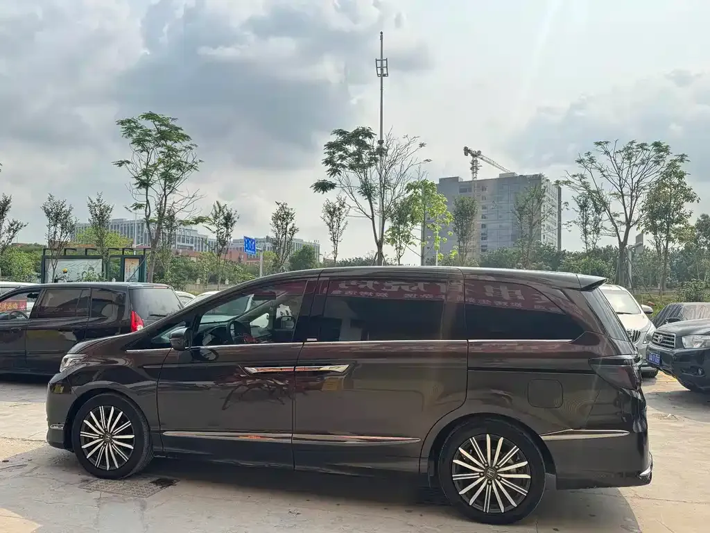 Honda Elysion 2022 из CN, фото 7