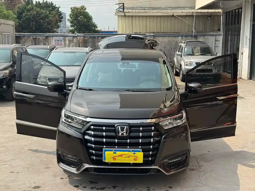 Honda Elysion 2022 из CN, фото 3