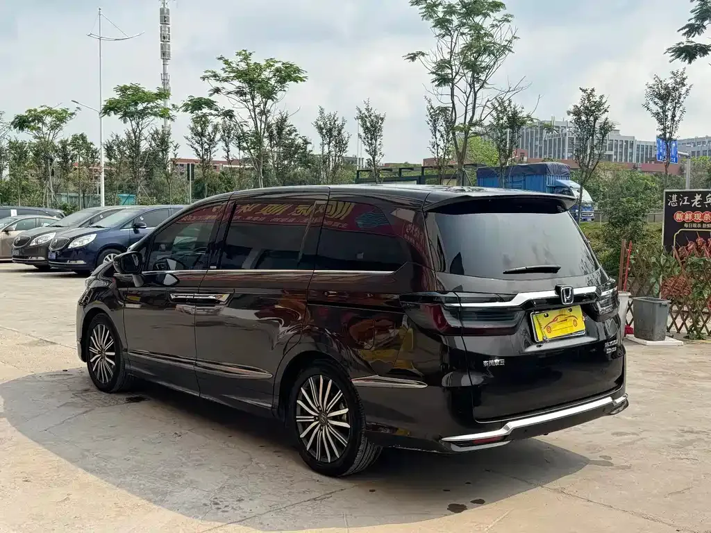 Honda Elysion 2022 из CN, фото 4