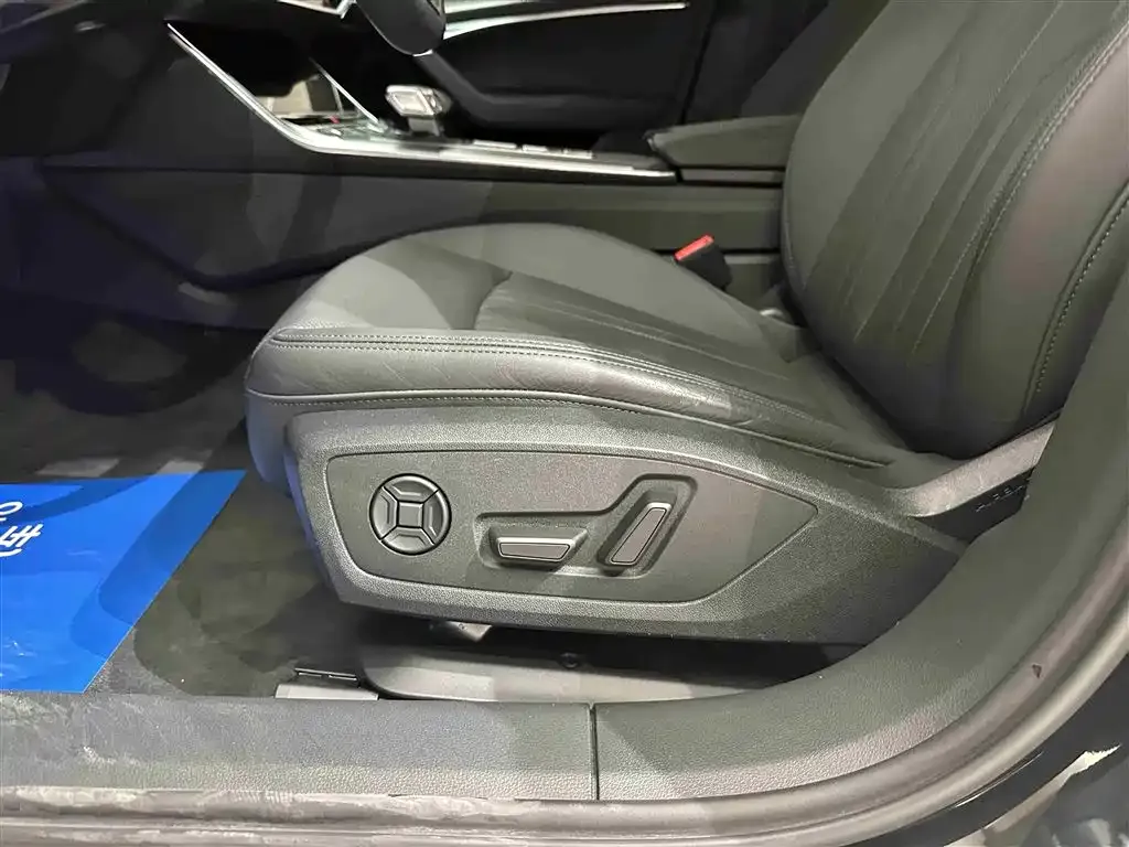 Audi A6 (Import) 2023 из CN, фото 3