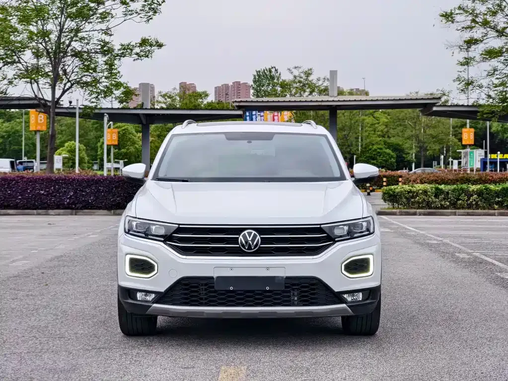 Volkswagen T-Roc — фото 9