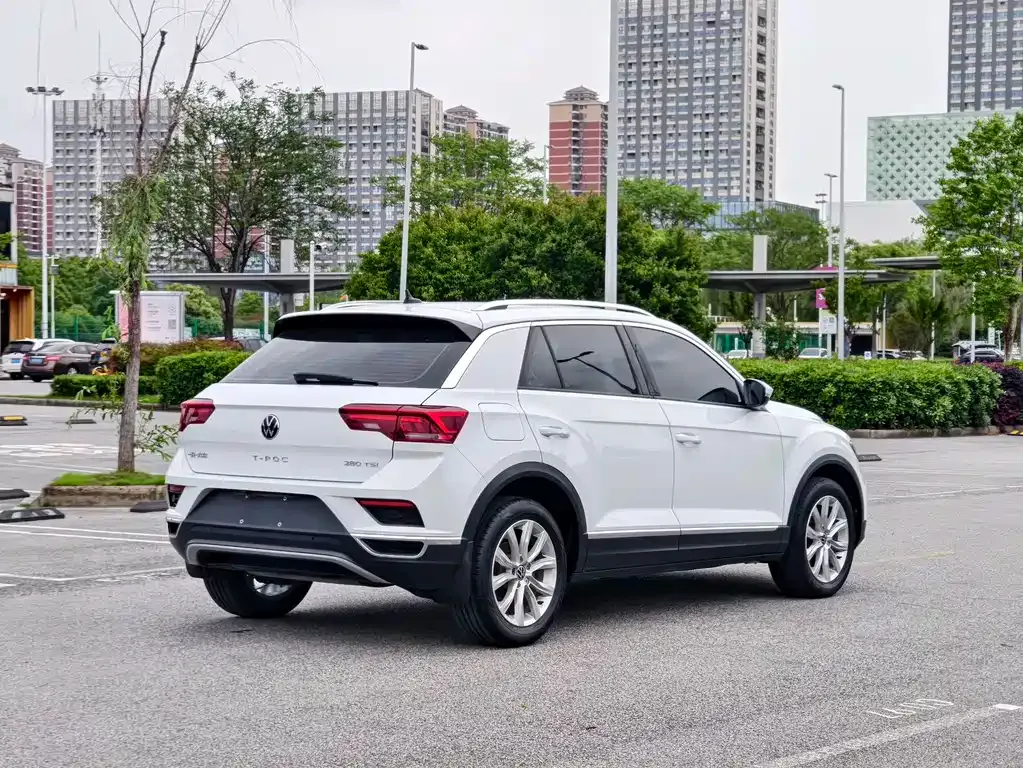 Volkswagen T-Roc — фото 10