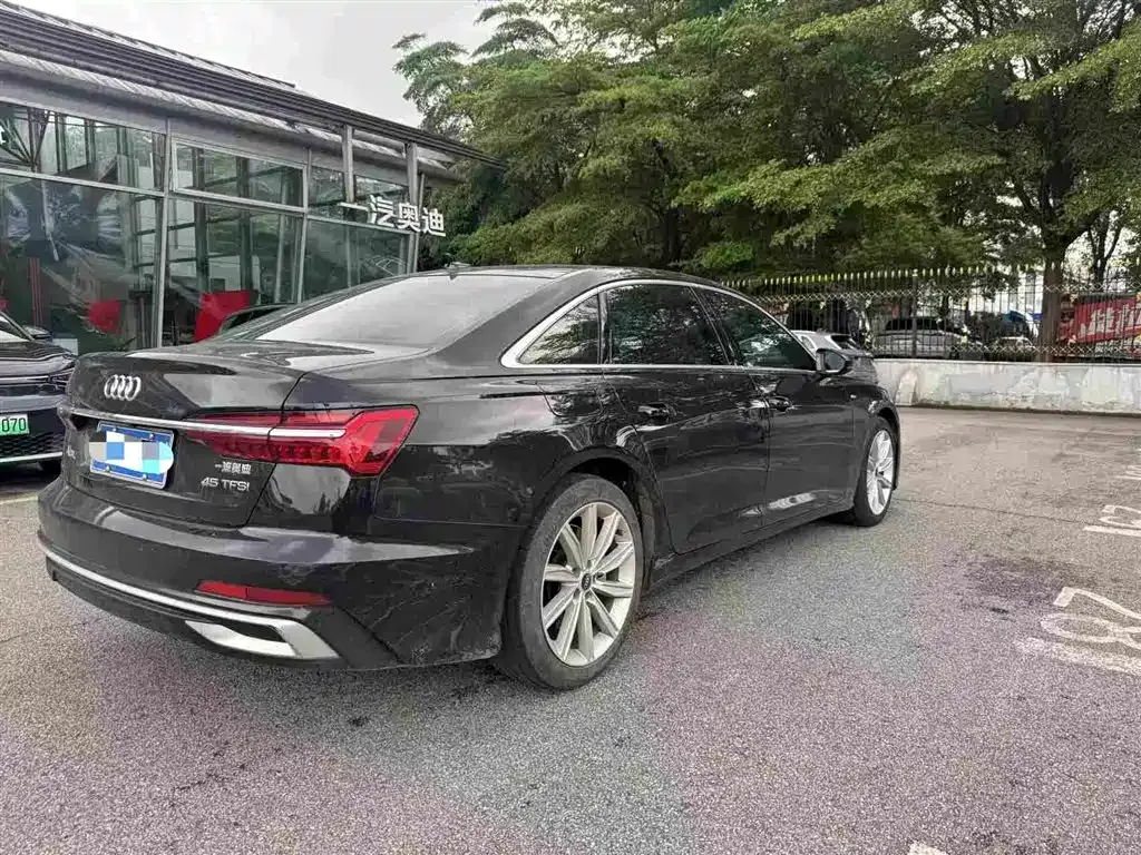 Audi A6L — фото 9
