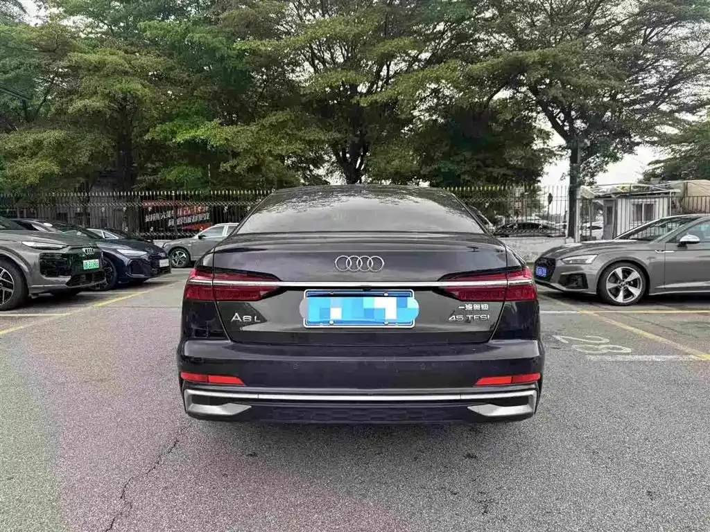 Audi A6L — фото 10