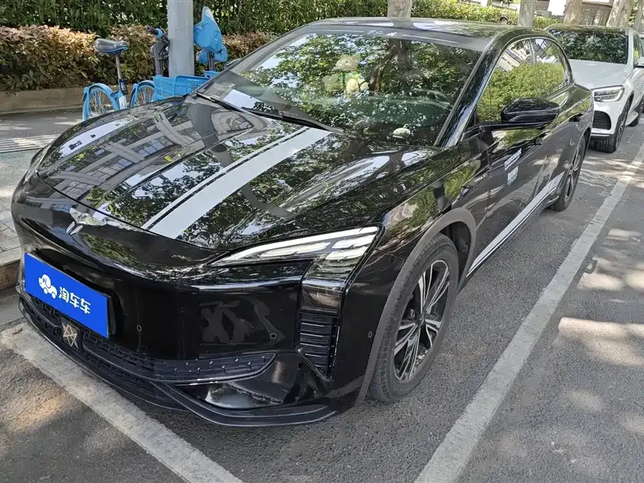 Hongqi EH7