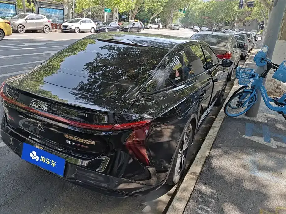 Hongqi EH7 2024 из CN, фото 8