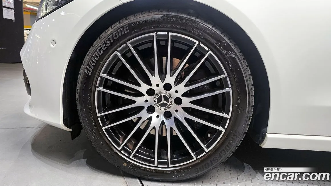 Mercedes-Benz C-Class 2024 из KR, фото 3