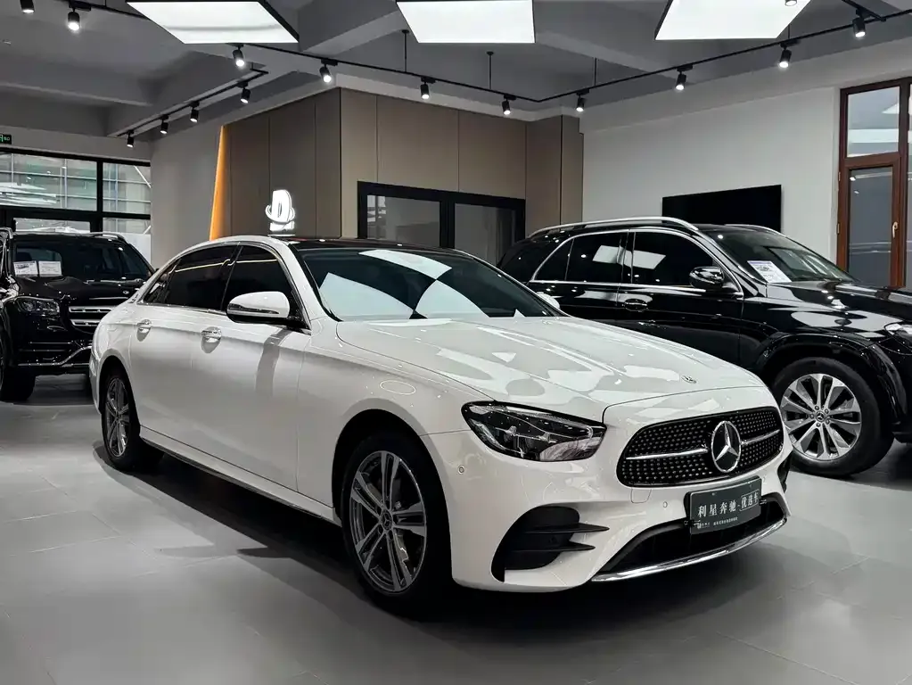 Mercedes-Benz E-Class — фото 5