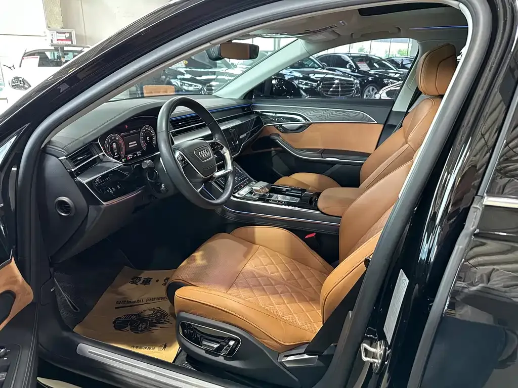 Audi A8 — фото 6