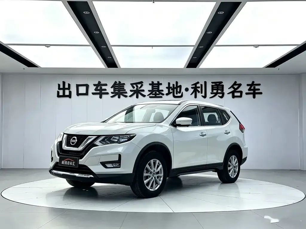 Nissan X-Trail — фото 1