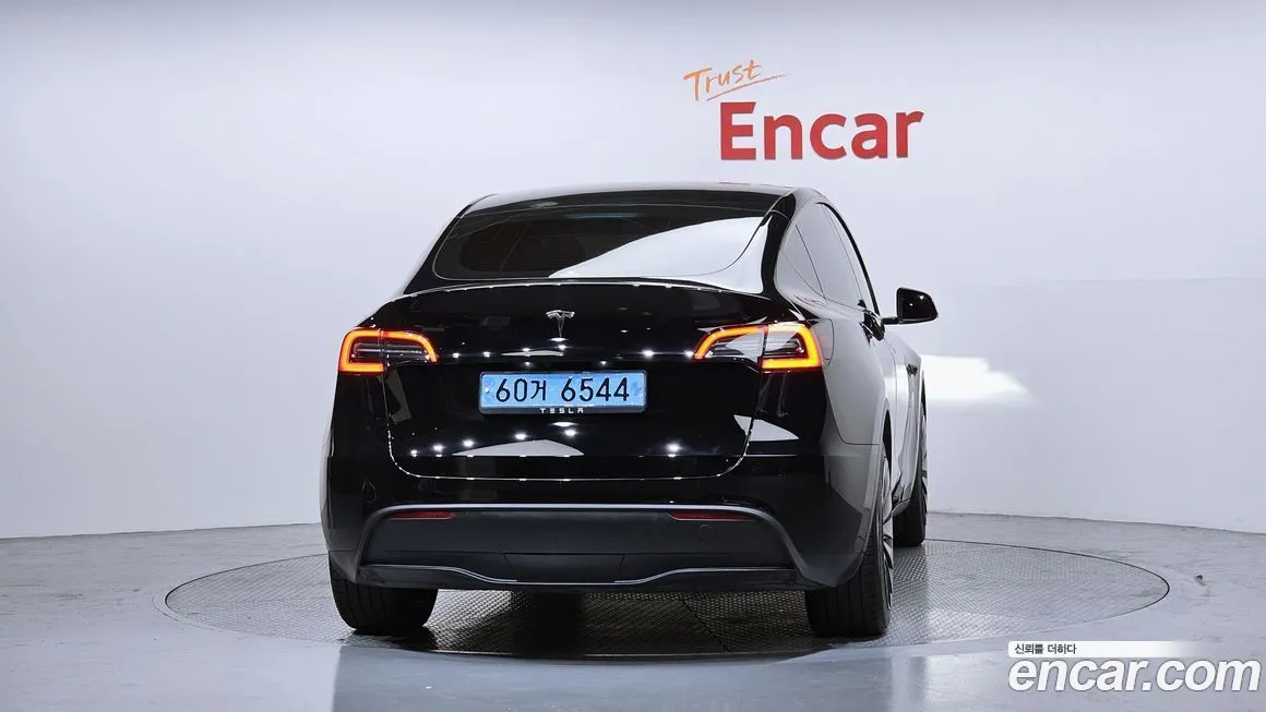 Tesla Model Y — фото 3
