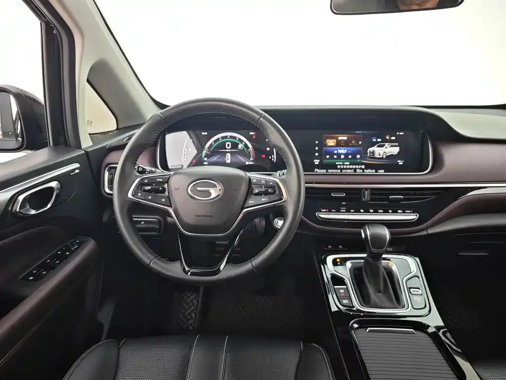 GAC Motor Trumpchi M6 — фото 9