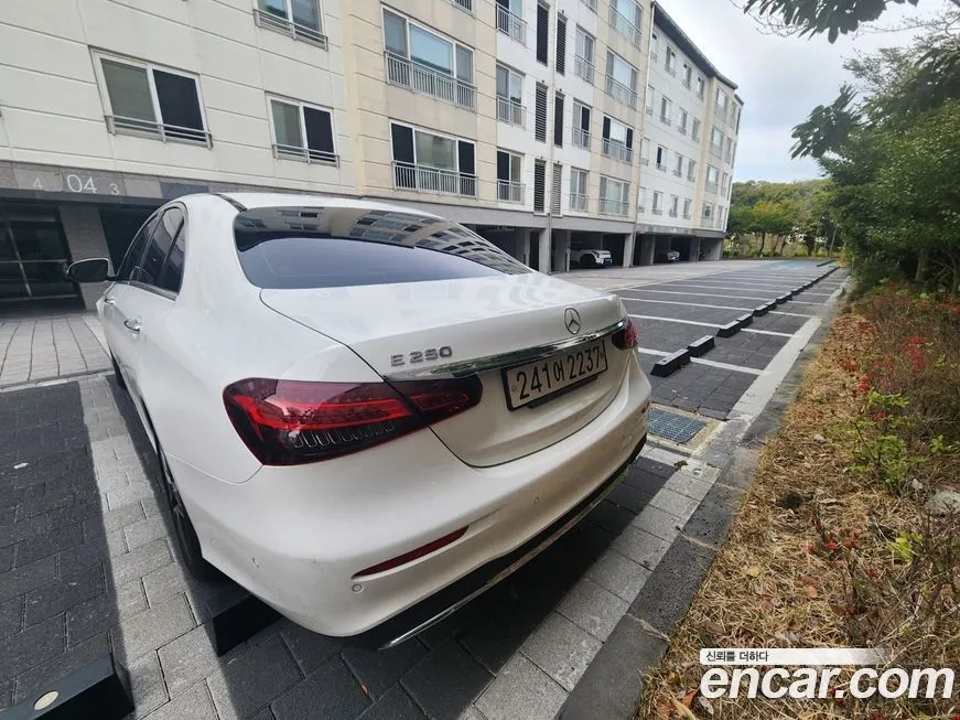 Mercedes-Benz E-Class 2023 из KR, фото 4