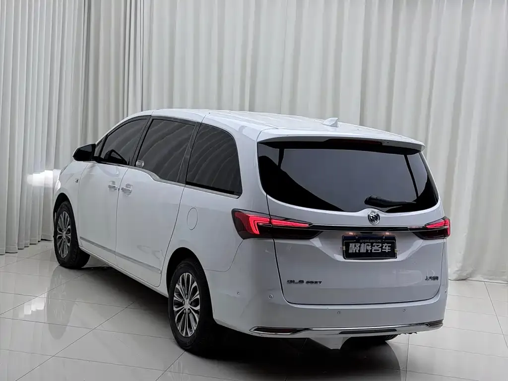 Buick GL8 2022 из CN, фото 2