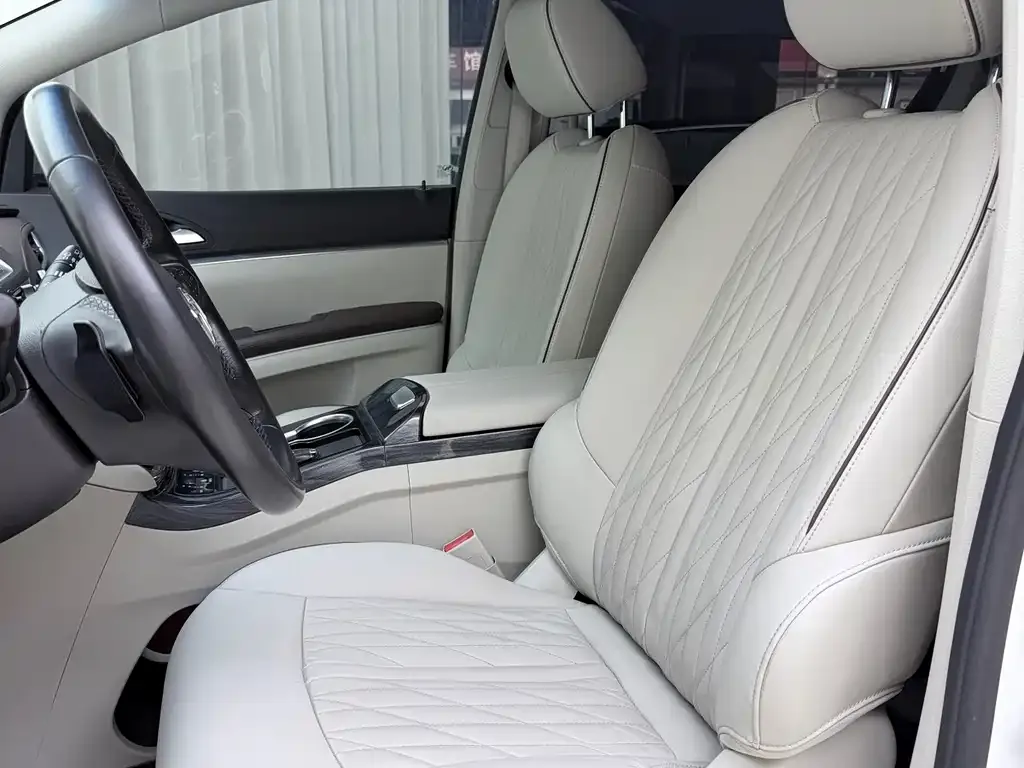 Buick GL8 2022 из CN, фото 6