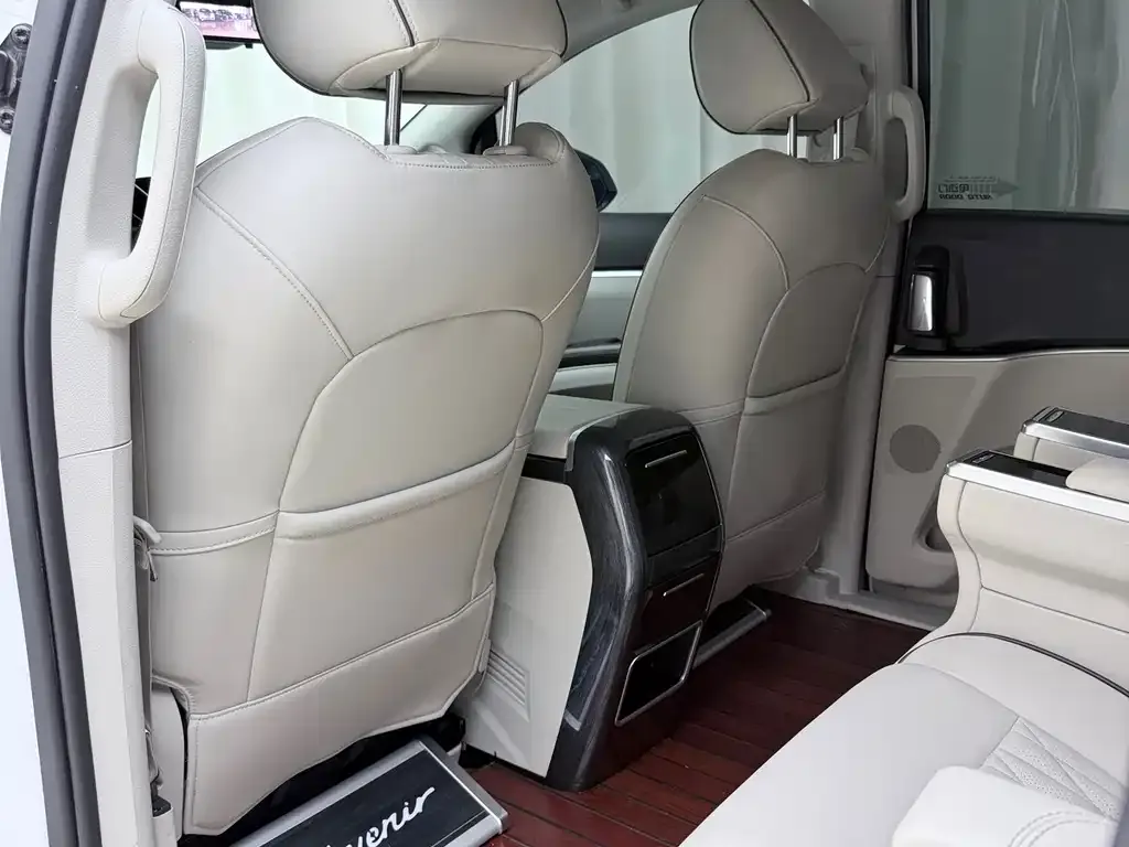 Buick GL8 2022 из CN, фото 10