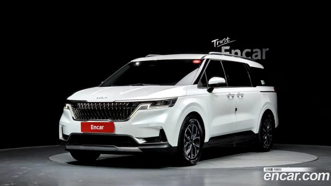 Kia Carnival — фото 1