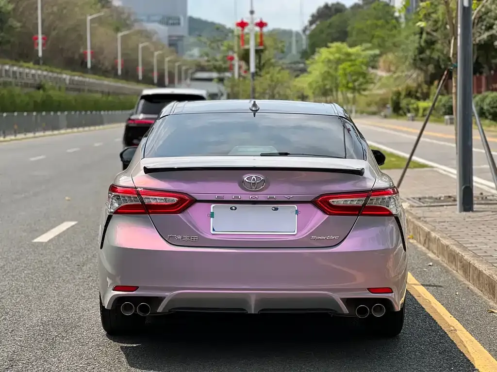 Toyota Camry — фото 3