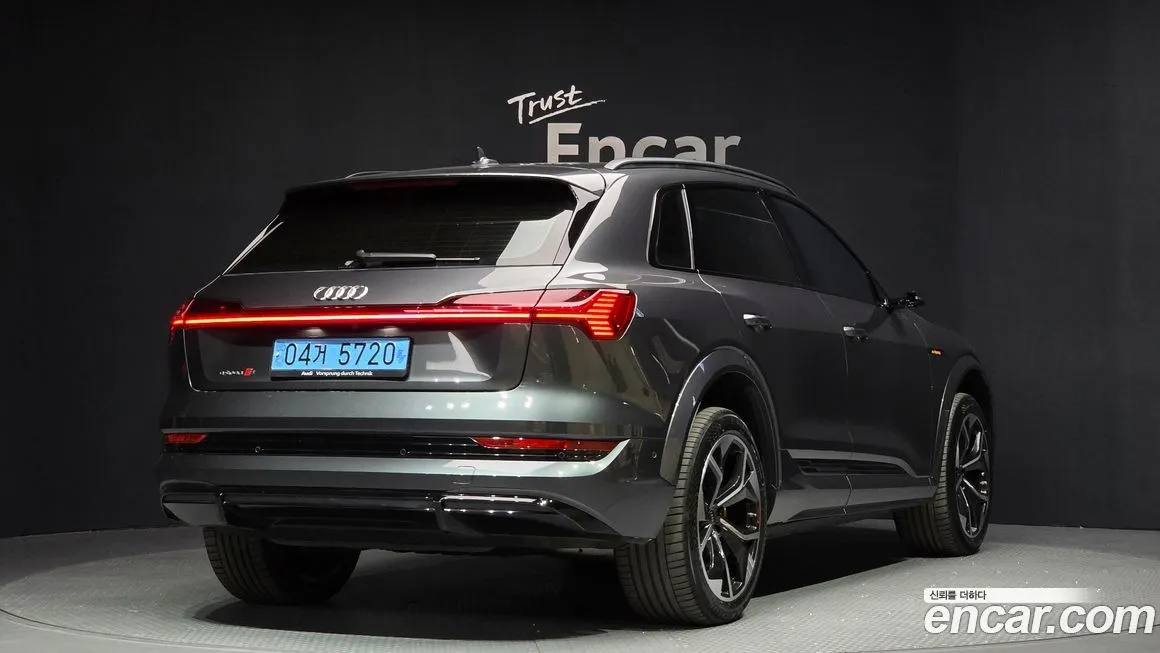 Audi e-tron 2023 из KR, фото 7