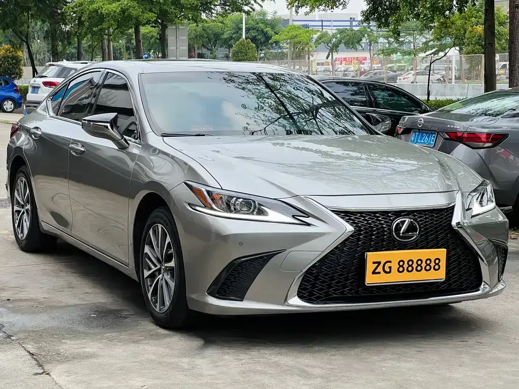 Lexus ES — фото 10