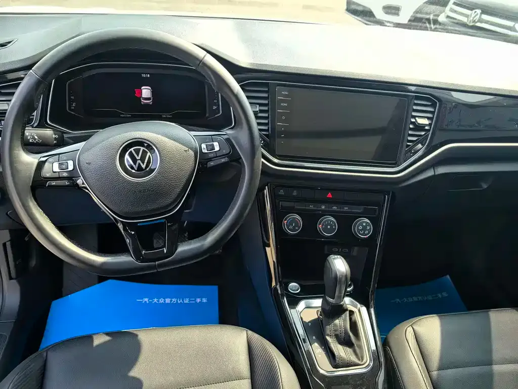 Volkswagen T-Roc — фото 5