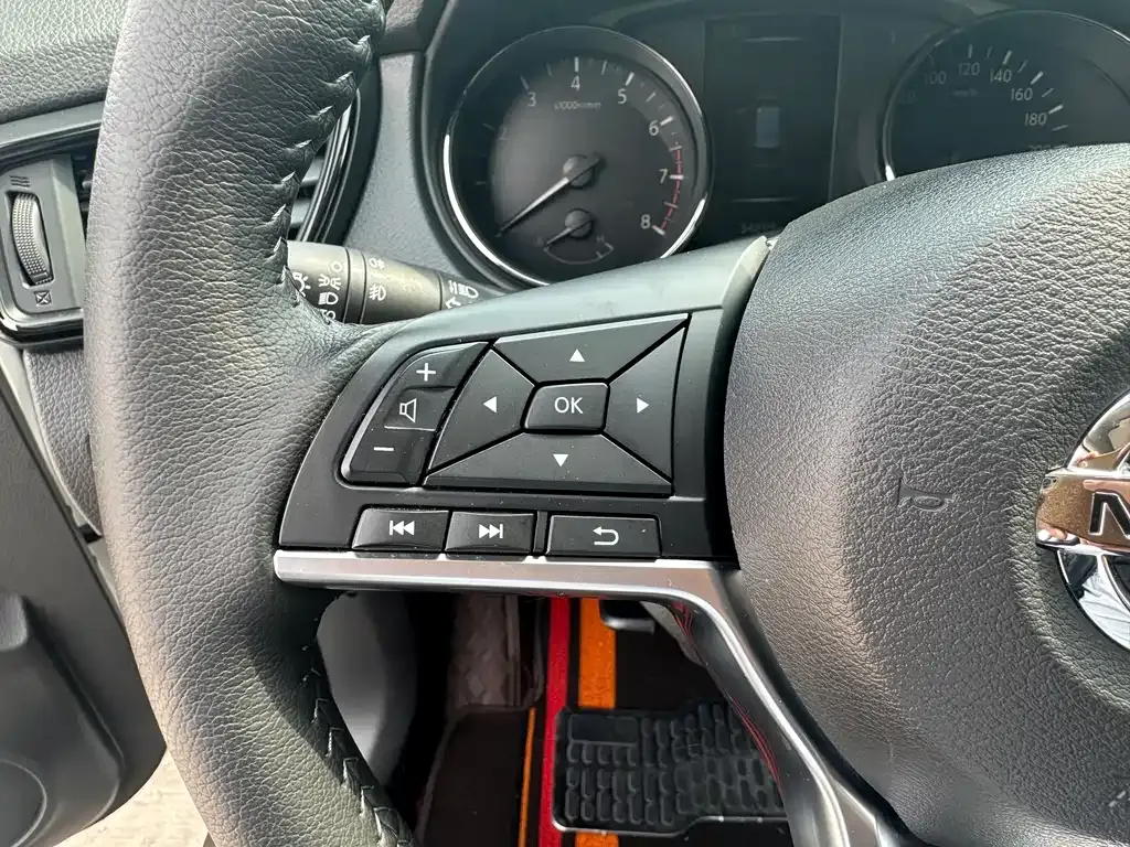 Nissan X-Trail — фото 9