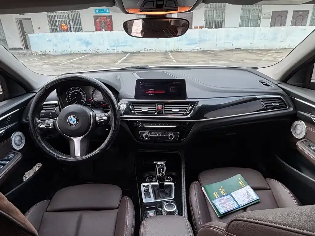 BMW 1 Series 2021 из CN, фото 2