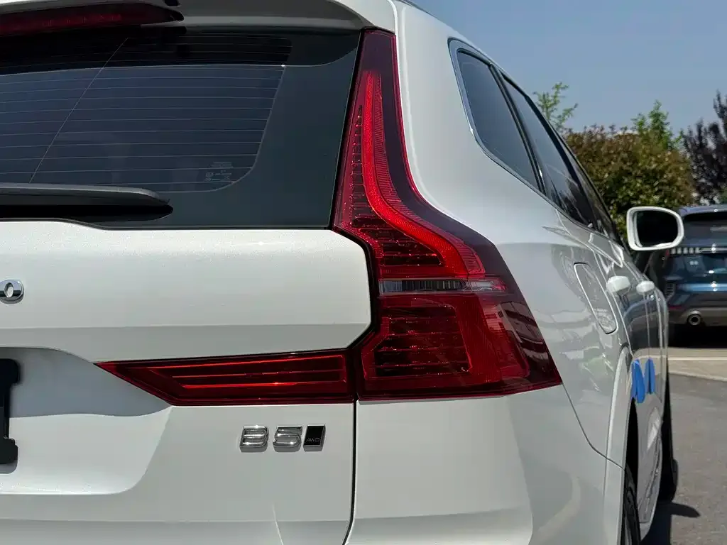 Volvo XC60 — фото 2