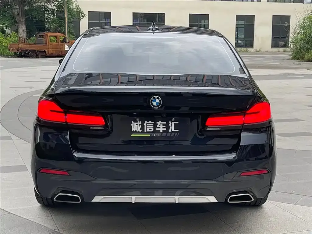 BMW 5 Series — фото 4