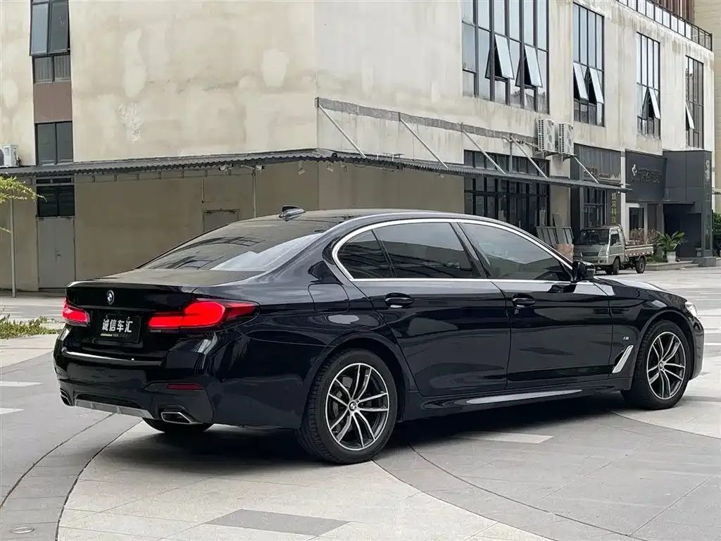 BMW 5 Series — фото 2