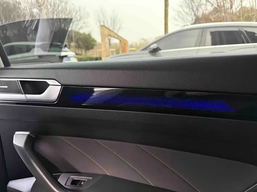 Volkswagen CC 2022 из CN, фото 2