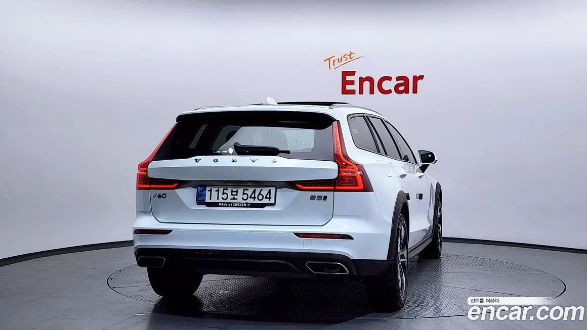 Volvo V60 2021 из KR, фото 2
