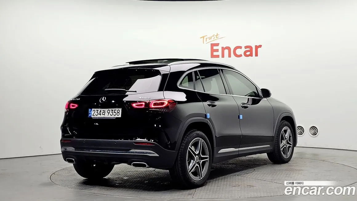 Mercedes-Benz GLA-Class — фото 10