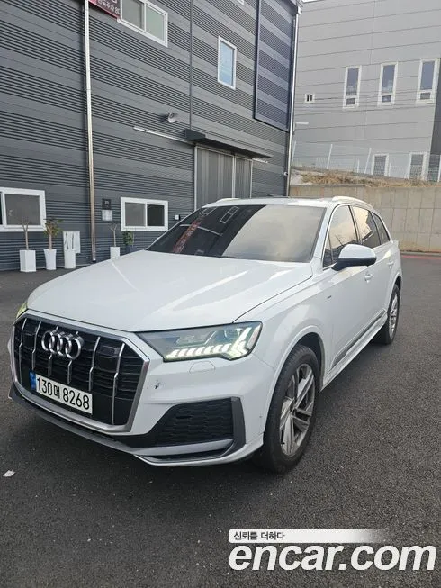 Audi Q7 — фото 1