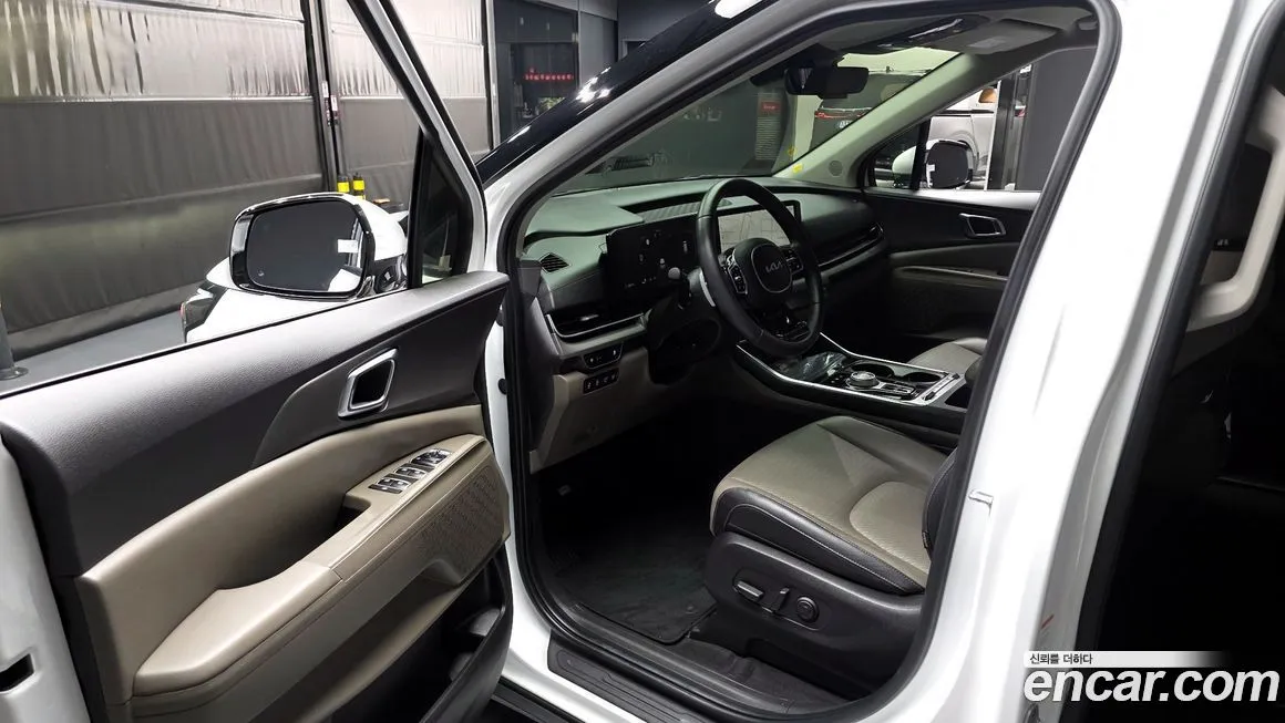 Kia Carnival — фото 10
