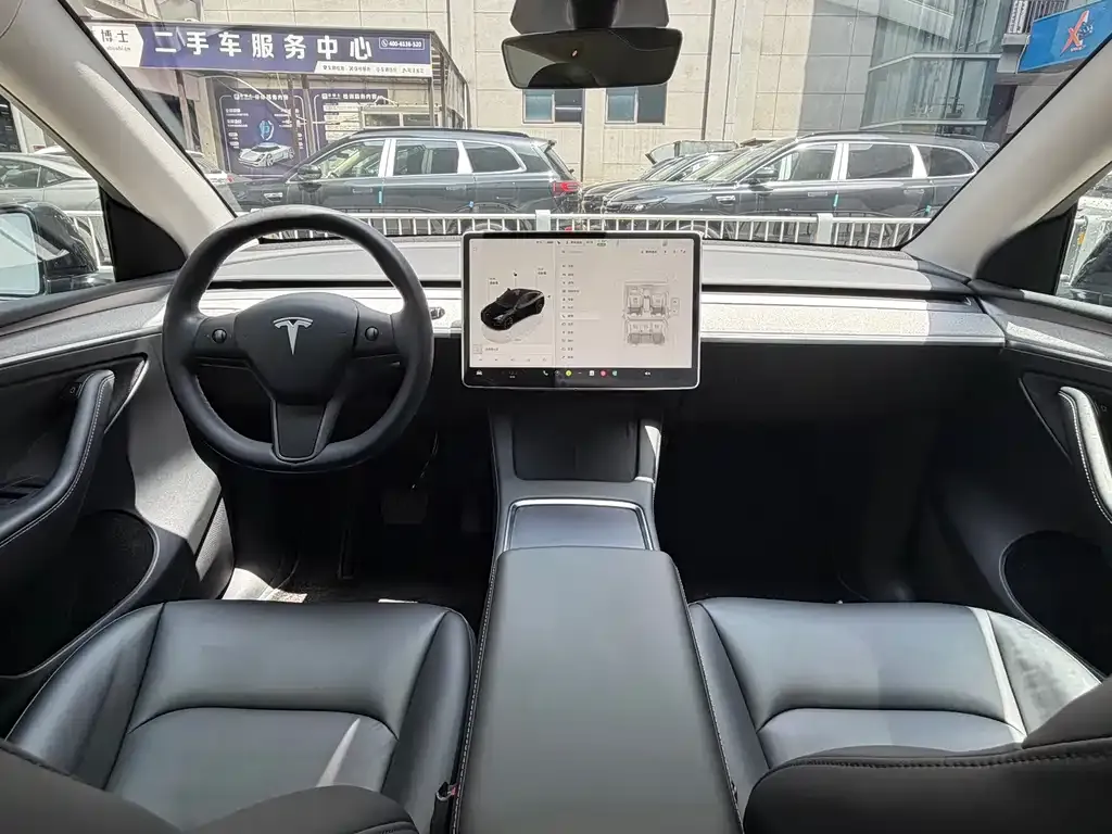 Tesla Model Y — фото 2