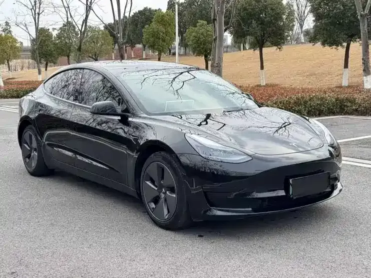 Tesla Model 3 — фото 8
