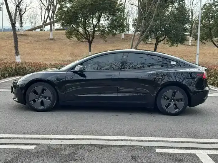 Tesla Model 3 — фото 5
