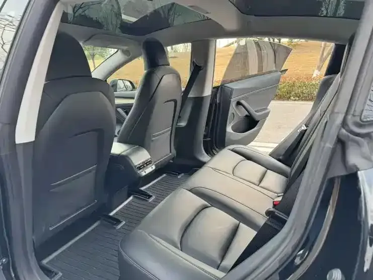 Tesla Model 3 — фото 2