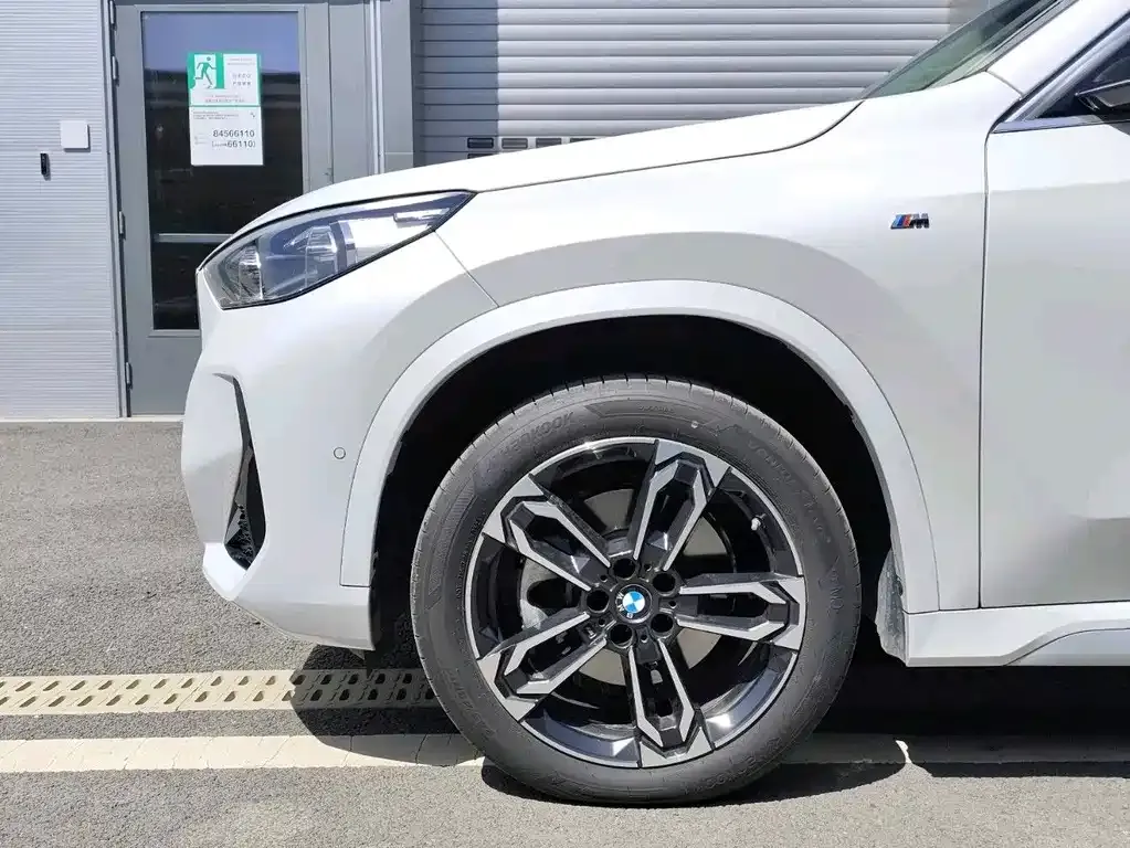 BMW X1 — фото 10