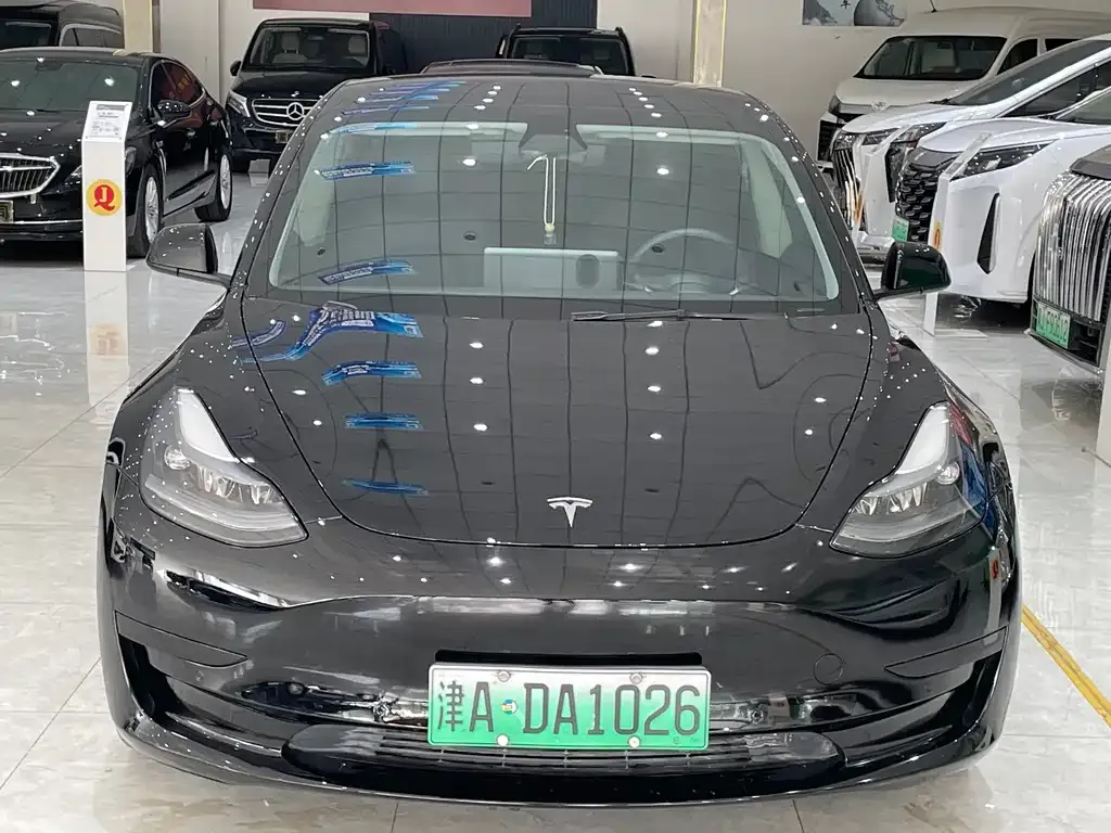 Tesla Model 3 — фото 8