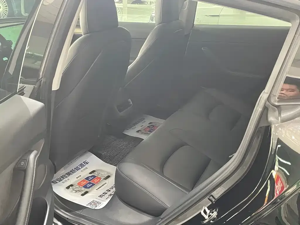 Tesla Model 3 — фото 6